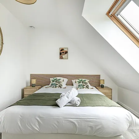 펜션 House Of Travels - Proche 맨비유