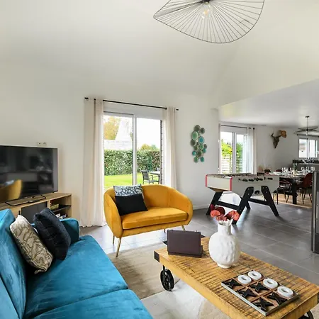 House Of Travels - Proche