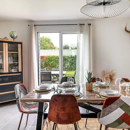 House Of Travels - Proche