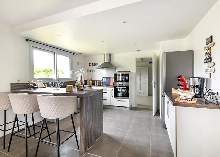 House Of Travels - Proche